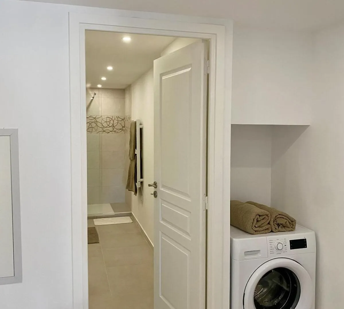 Appartement Lumineux, Renove Et A 10 Min De La Plage & Parking - Cagnes Sur Mer !