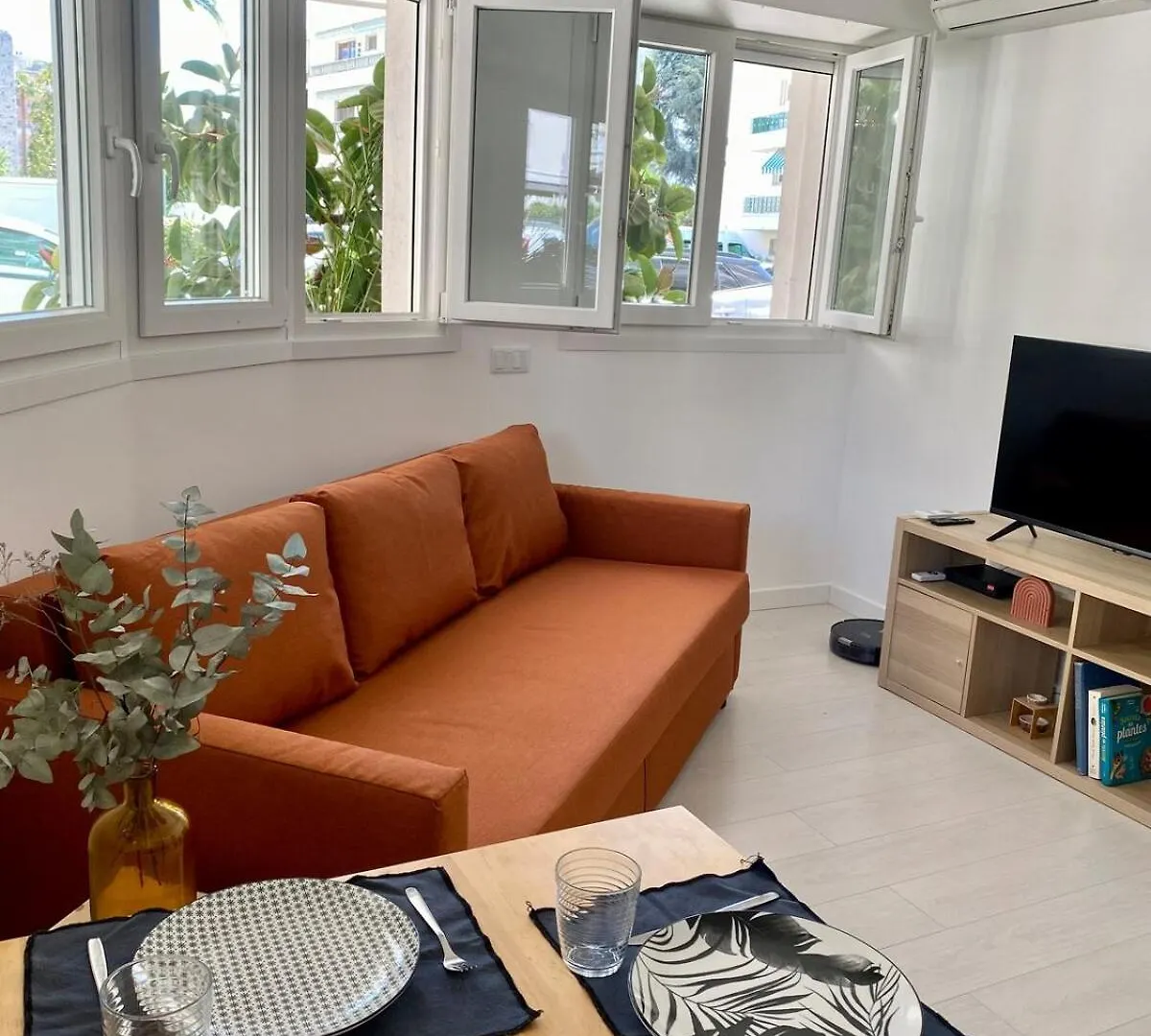 Apartment Appartement Lumineux, Renove Et A 10 Min De La Plage & Parking - Cagnes Sur Mer !